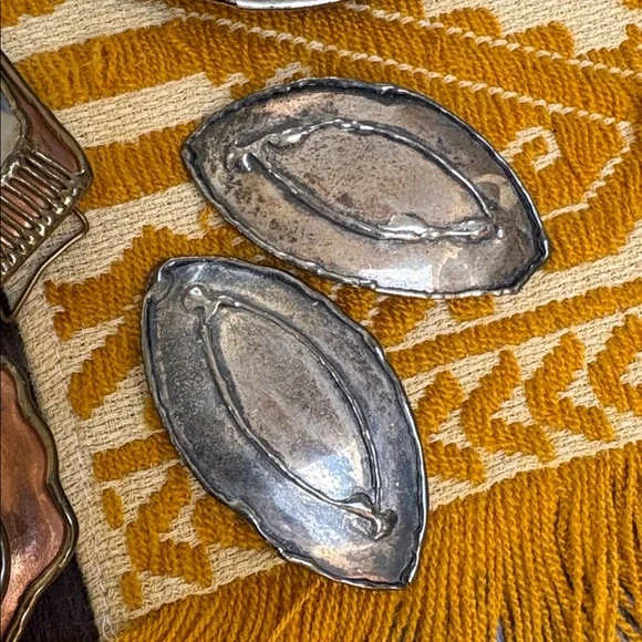 Lot of 5 Handmade Metal Belt Buckles and 3 Woven Sashes - Picture 5 of 12